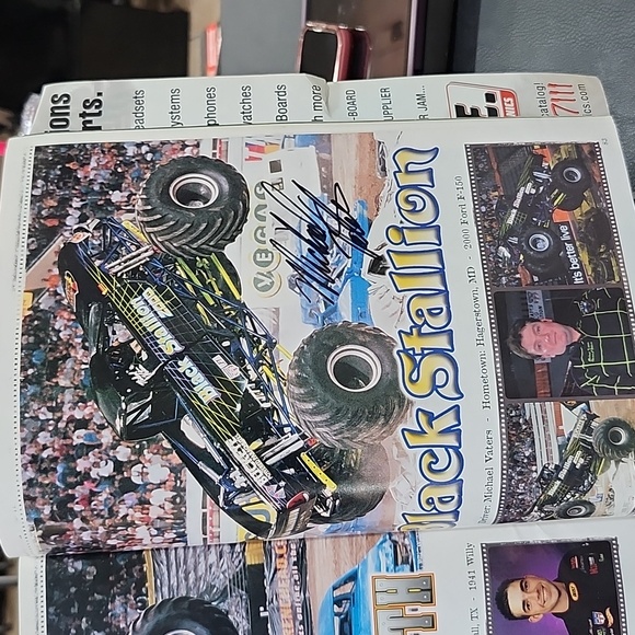 MONSTER TRUCK SOUVENIR YEARBOOK 2002 with 5 AUTOGRAPHS - Picture 6 of 7